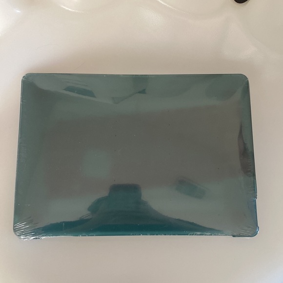 MacBook Laptop Case with Keyboard Cover NIP 12" x 8.5" - Picture 2 of 4